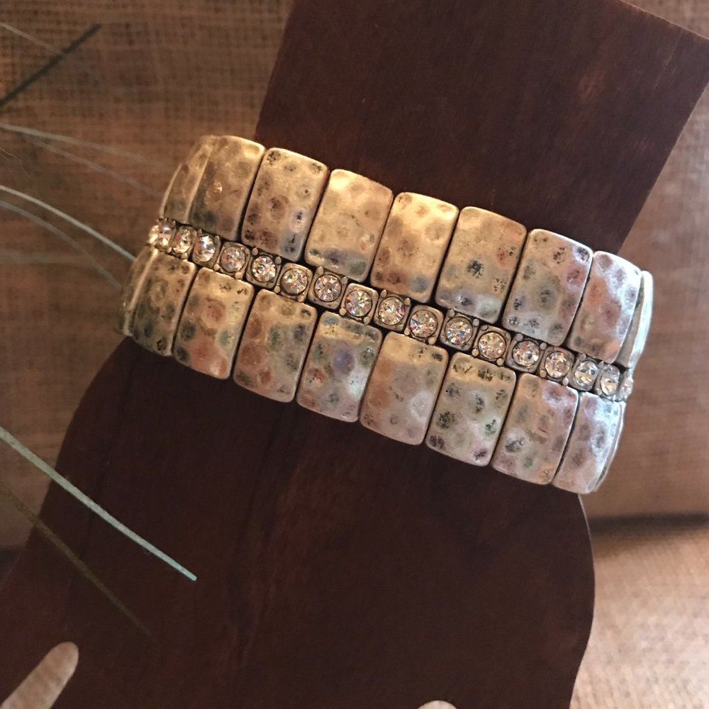 Premier Designs Casual Chic hammered silver stretch bracelet